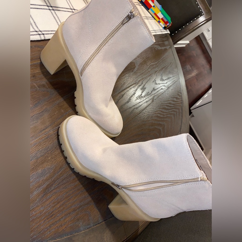 Dolce Vita beige booties size 9.5